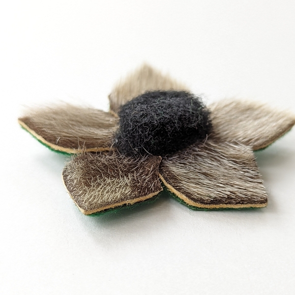 Vintage Handmade Inuit Real Fur Flower Brooch Made in Canada Indigenous Folk Art - Picture 7 of 12